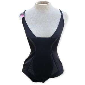 Maidenform Firm Foundations Bodysuit black and sheer medium size